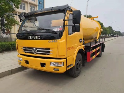 東風8噸吸污吸糞車配置詳解——高效化糞池清理專業設備